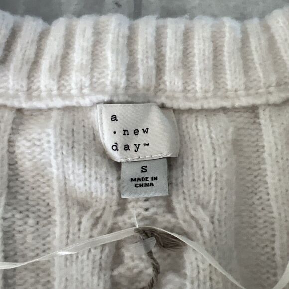 A New Day Cardigan Chunky Sweater Cream Woman Size Small Rhinestone Buttons - Picture 4 of 9